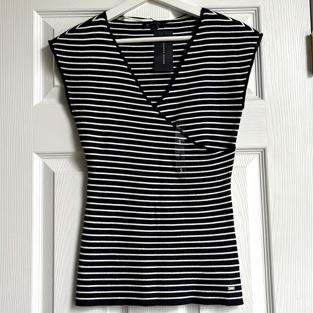 NWT sleeveless top by Tommy Hilfiger, size S